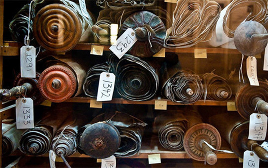 Czech Torah 900 px